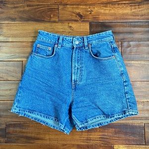 ZARA JEAN SHORTS⬇️